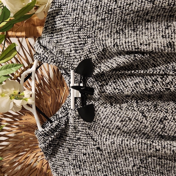 Shawl - Picture 2 of 2